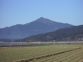 筑波山(真東からの眺め)